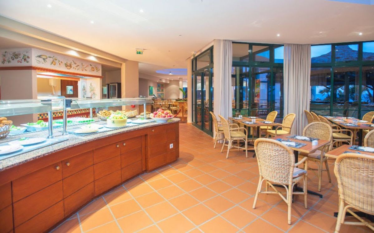 imagini hotel PESTANA BAY